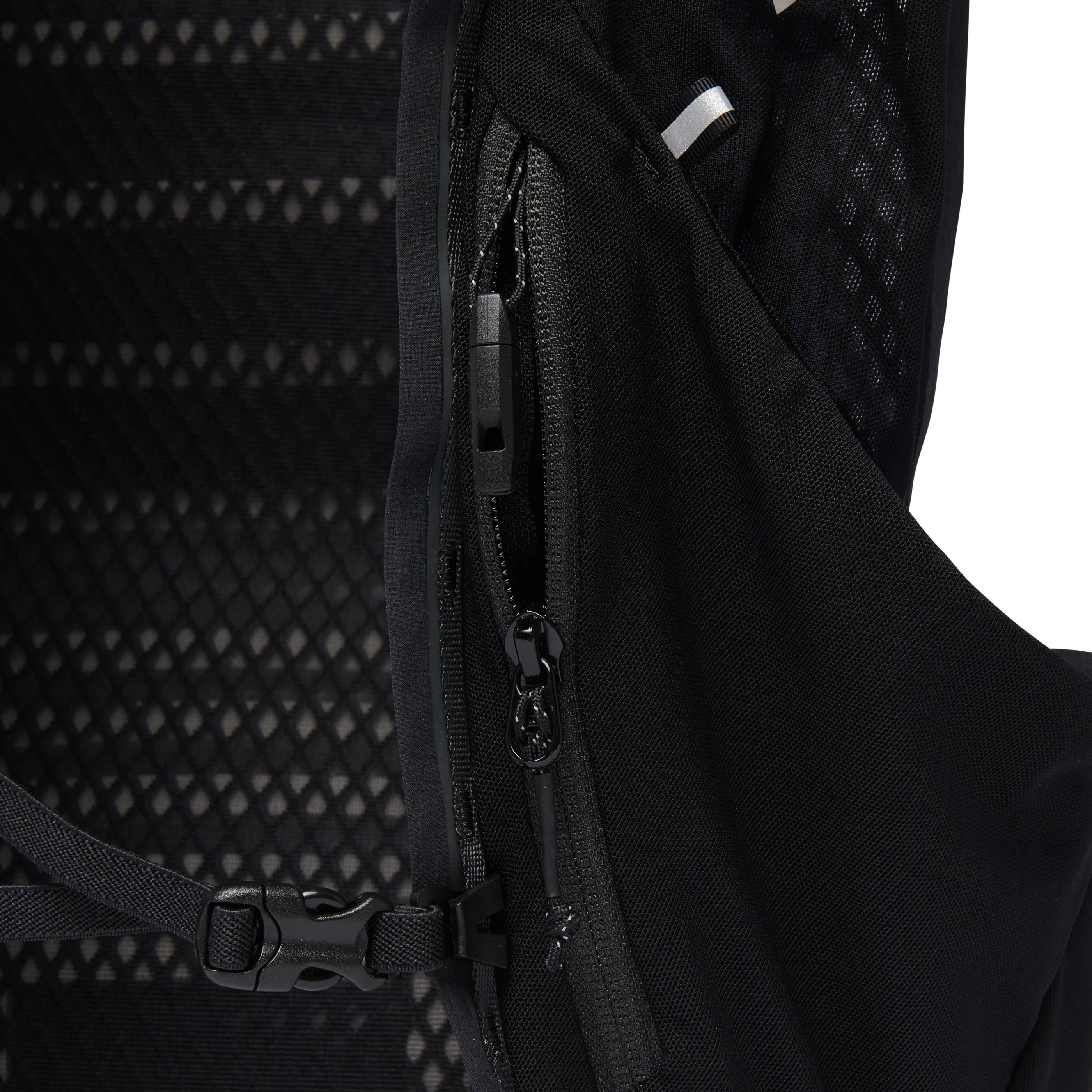 Distance 15 Backpack - Past Season - Image 16