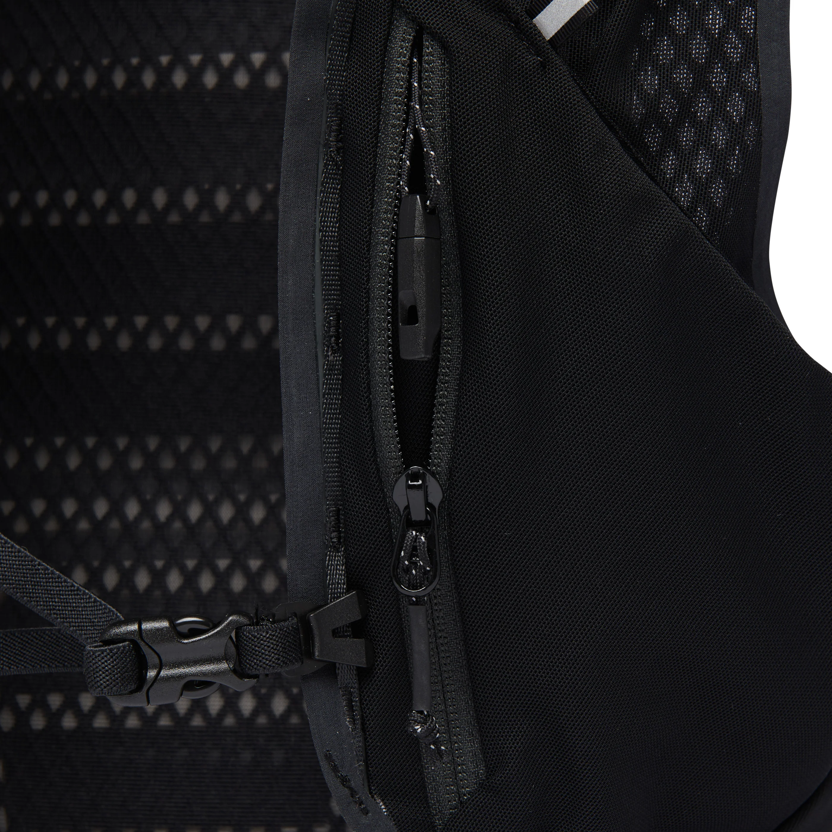 Distance 15 Backpack - Past Season - Image 8