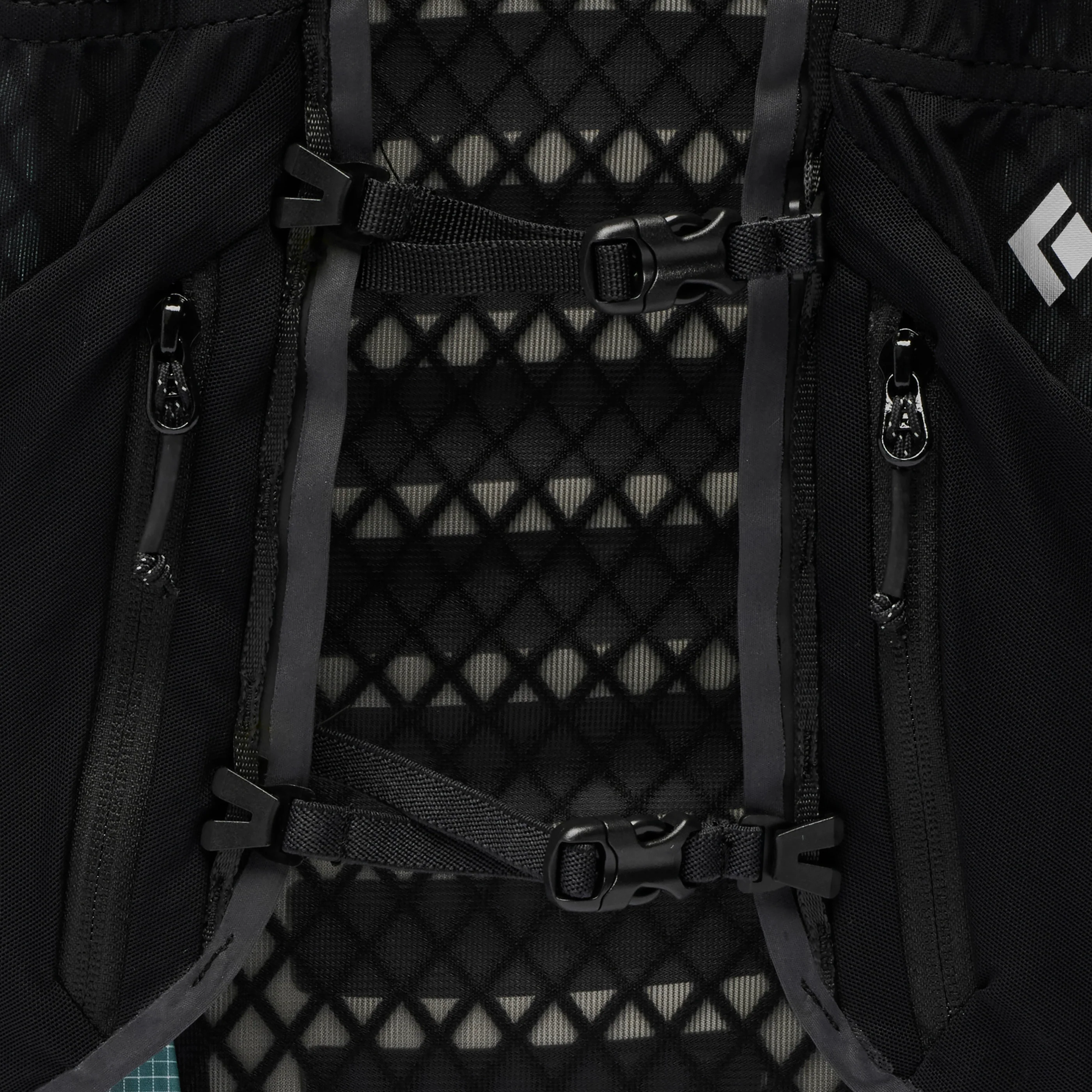Women's Distance 8 Backpack - Image 13
