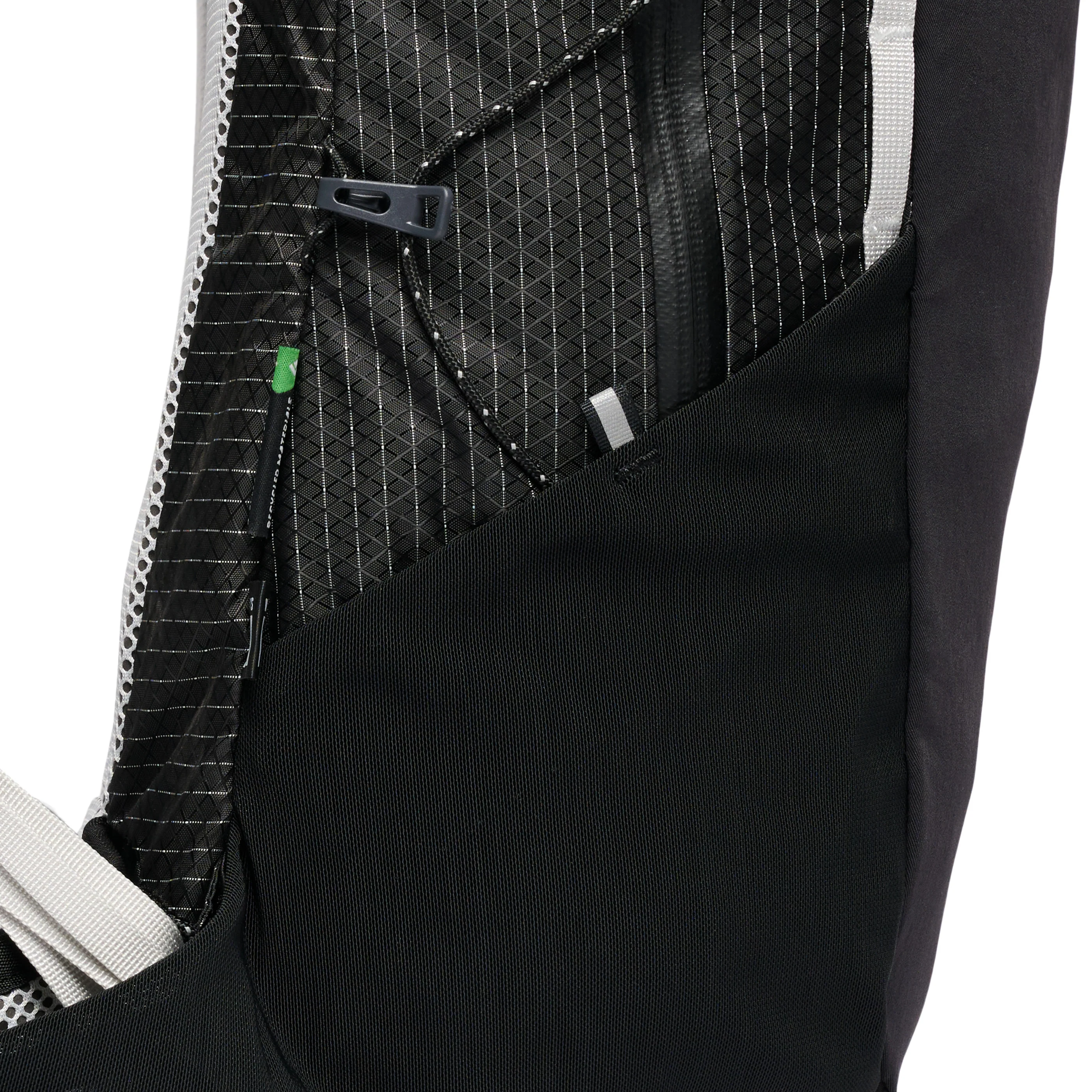 Women's Pursuit 25 Backpack - Image 7